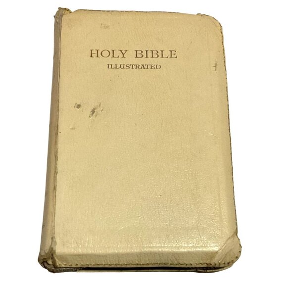 VTG WHITE LEATHER 70s HOLY BIBLE ILLUSTRATED OLD NEW TEST PUBLISHED IN THE UK - Picture 1 of 8